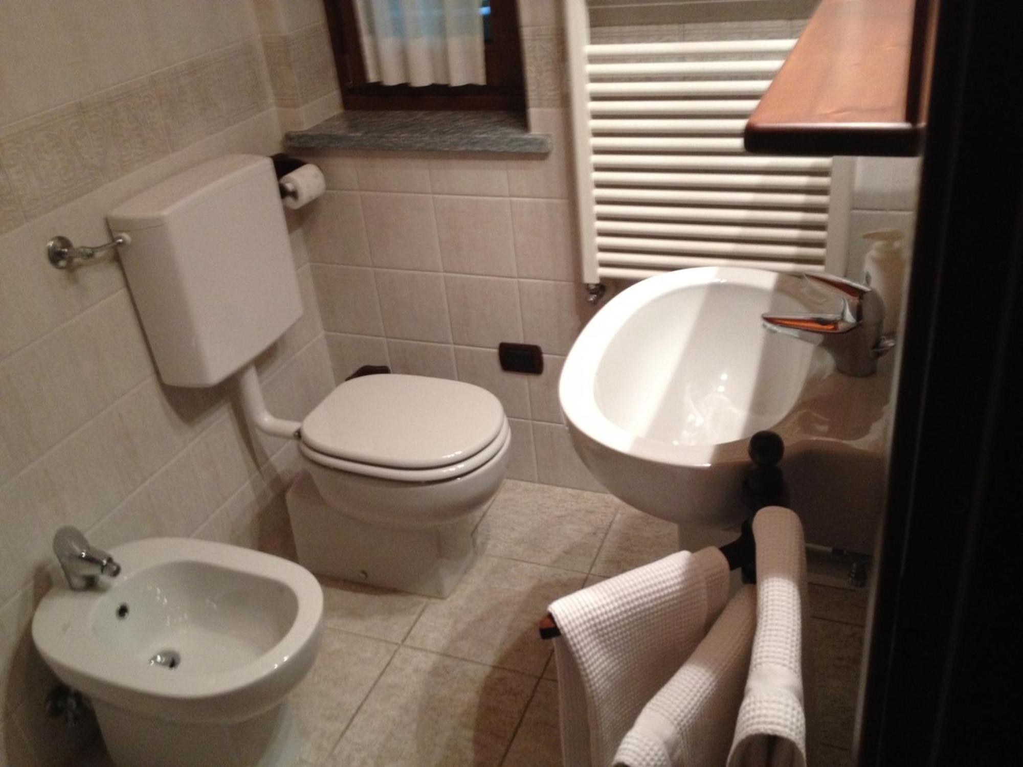 Masoun Dou Caro Hotel Pont-Saint-Martin Bilik gambar