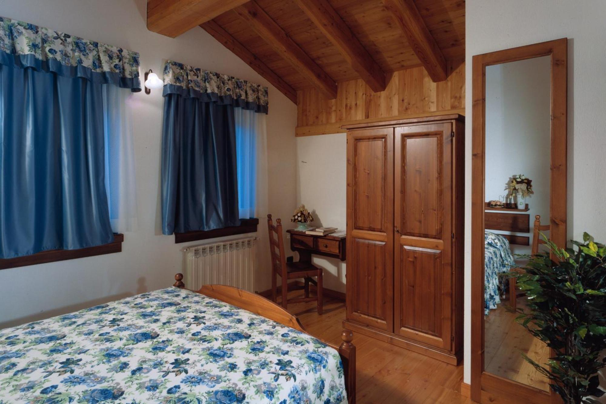 Masoun Dou Caro Hotel Pont-Saint-Martin Bilik gambar